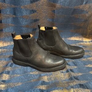 UGG Black Leather Men's Chukka Boots